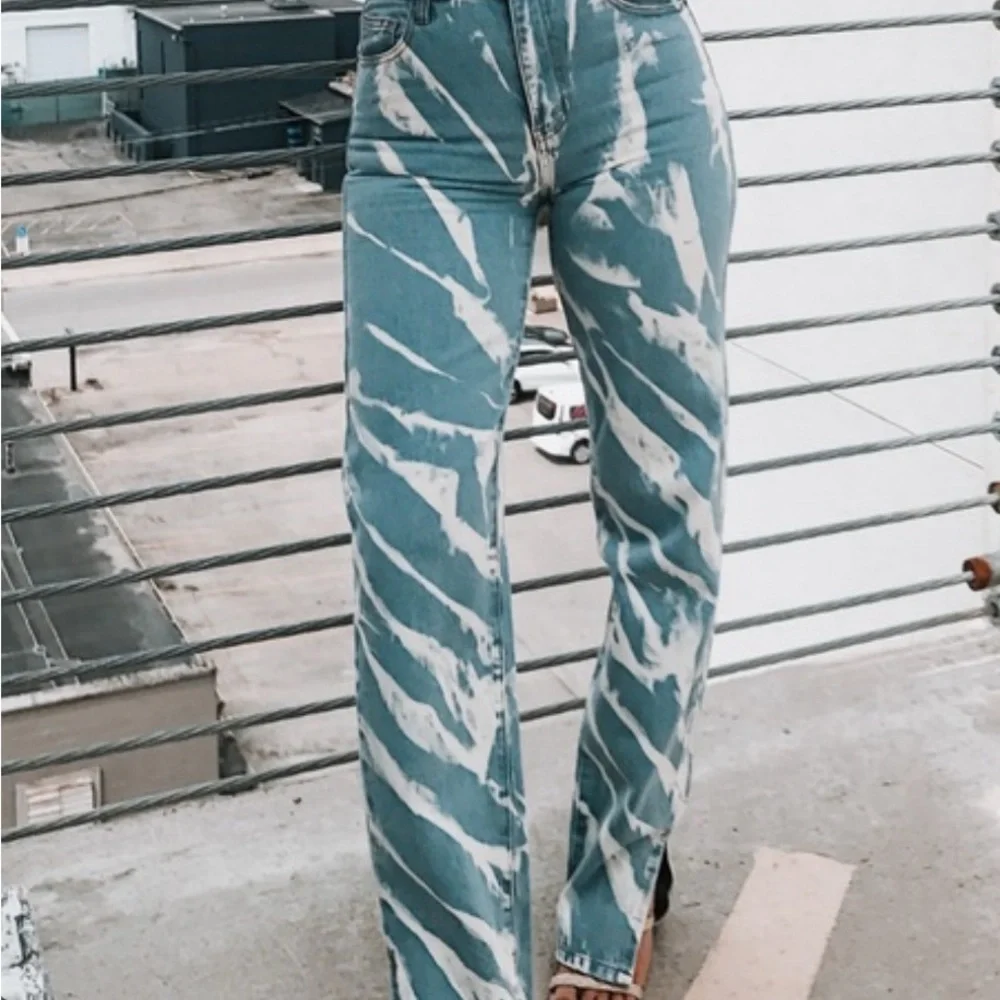 NWOT Princess Polly/Lioness Alabama Tie Dye Denim Jeans - Picture 5 of 5